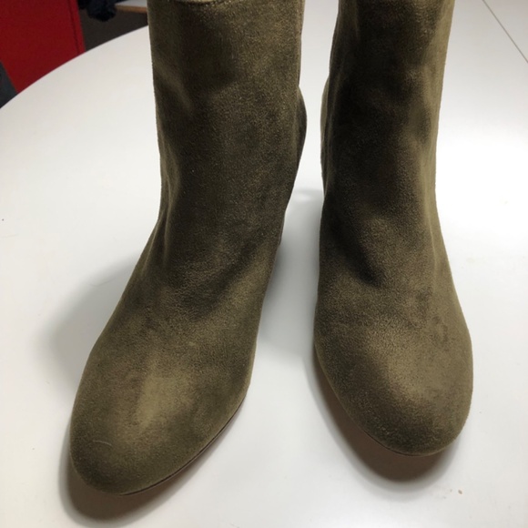 Steve Madden suede ankle boots with back zipper - Picture 5 of 5